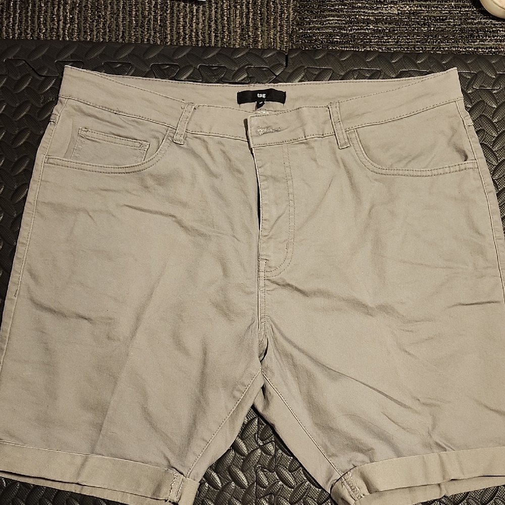 Tag Light Gray Jean Shorts for Men Size 38